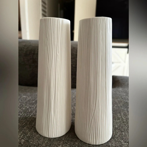 2 Ceramic Vases - Picture 1 of 5